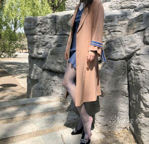 《年轻女教师4》在线_720手机在线看